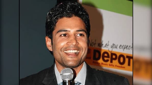 Rajeev Khandelwal injured in car accident 