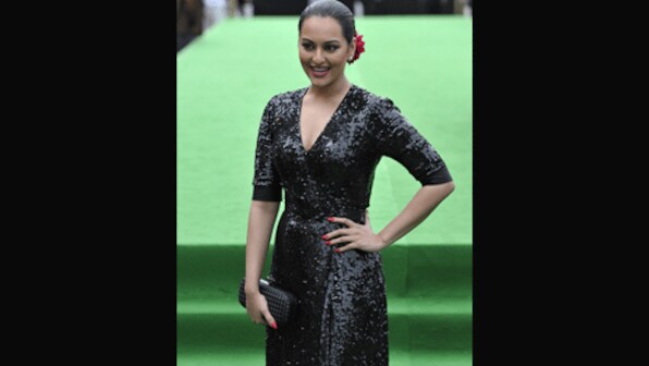Bigg Boss 5 contestant Pooja Missra files FIR against Sonakshi Sinha, Isha Koppikar