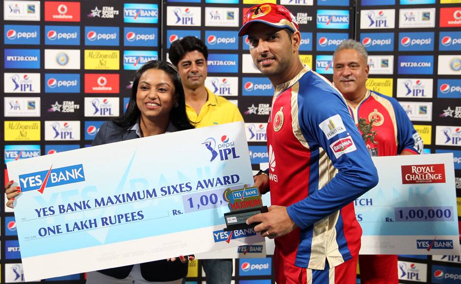 Yuvraj Singh of the Royal Challengers Banglore won the maximum sixes award during match 38 of the Pepsi Indian Premier League Season 2014 between the Royal Challengers Bangalore and the Delhi Daredevils held at the M. Chinnaswamy Stadium, Bangalore, India on the 13th May 2014Photo by Prashant Bhoot / IPL / SPORTZPICS