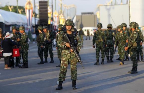 Thai army tells PM, ministers to report to it Thai army tells PM, ministers to report to it