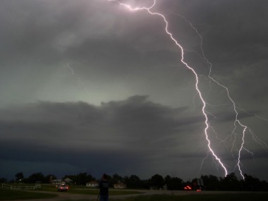 IMD issues thunderstorm warning in north India including Delhi for next 72 hours IMD issues thunderstorm warning in north India including Delhi for next 72 hours