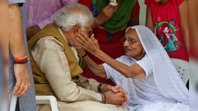 Photos: All set to be PM, Narendra Modi meets mother for blessings ...