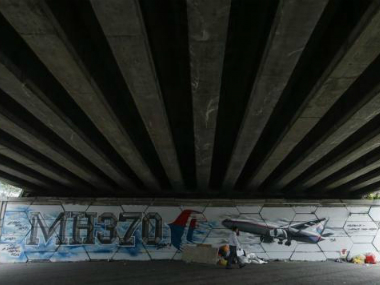 New evidence shows MH370 turned south earlier than thought New evidence shows MH370 turned south earlier than thought