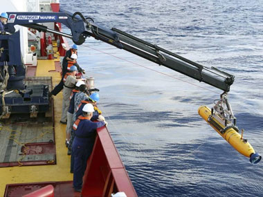 Mini sub to resume hunt for flight MH 370 in Indian Ocean Mini sub to resume hunt for flight MH 370 in Indian Ocean