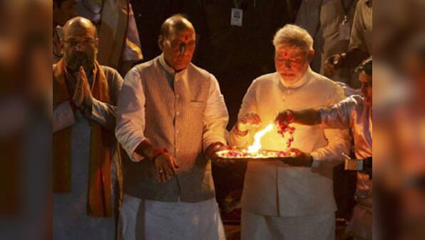 Modi visits Varanasi, offers prayers at Kashi Vishwanath temple