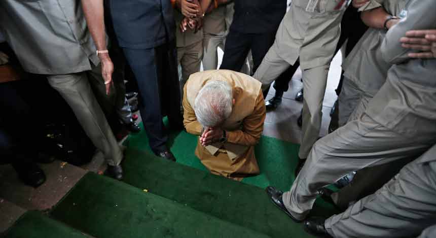 Image of the day: India's PM-elect, Narendra Modi, bows in front of Parliament Image of the day: India's PM-elect, Narendra Modi, bows in front of Parliament