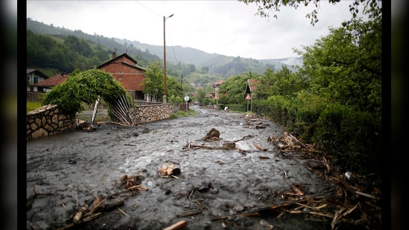 15 dead after flooding in southern, central China