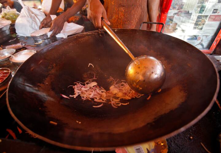 Golgappas to Aloo chaat: Now luxury hotels serving street food too! Golgappas to Aloo chaat: Now luxury hotels serving street food too!