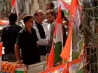 Rahul Gandhi's payback: Thousands gather for roadshow in Varanasi Rahul Gandhi's payback: Thousands gather for roadshow in Varanasi