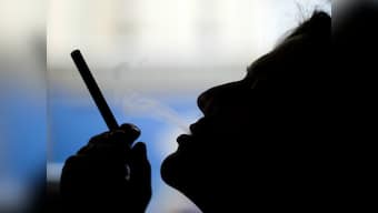 Switch to e-cigarttes to kick the butt, says study