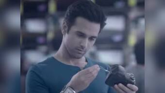 Savings are now in your hands, says new ad for Snapdeal's mobile app 