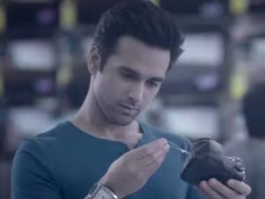 Savings are now in your hands, says new ad for Snapdeal's mobile app 