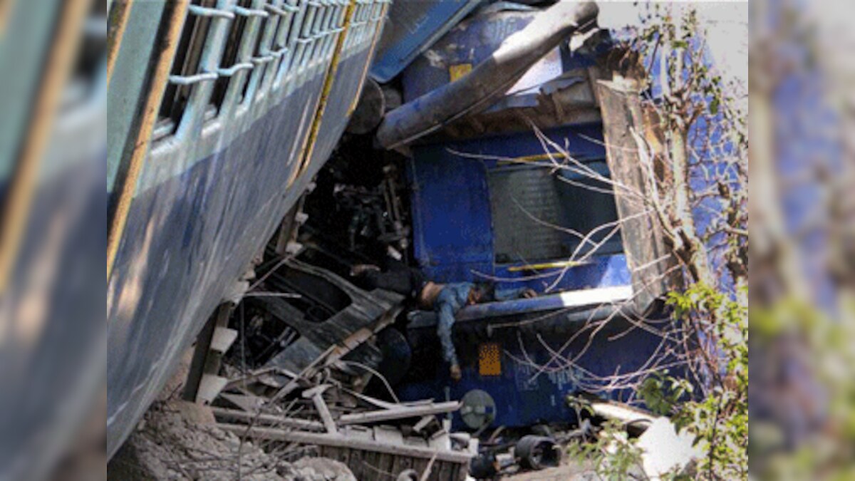 Maharashtra: 12 dead, 30 injured after passenger train derails – Firstpost