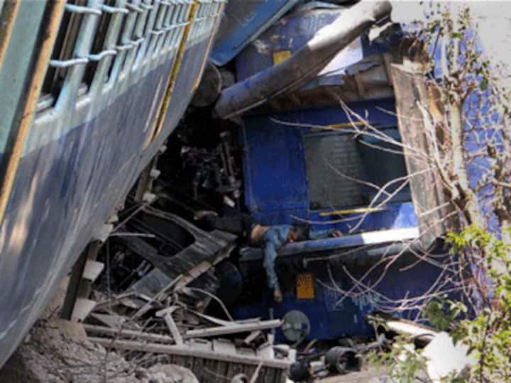 Maharashtra: 12 dead, 30 injured after passenger train derails