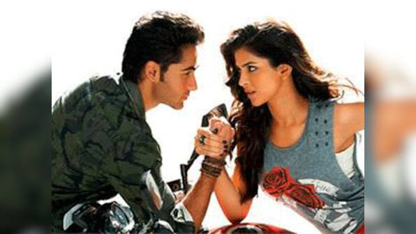 Lekar Hum Deewana Dil trailer: Newbies Armaan, Deeksha in Gen-Y love story 