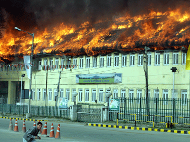 Four killed, 12 injured in Jammu hotel fire Four killed, 12 injured in Jammu hotel fire