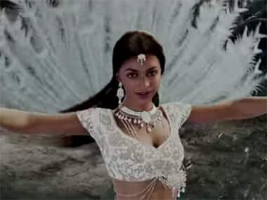 Deepika Paudkone in a screengrab from Kochadaiiyan's trailer on YouTube. 
