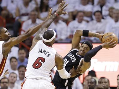 Heat and Spurs win at home to go up 2-0 Heat and Spurs win at home to go up 2-0