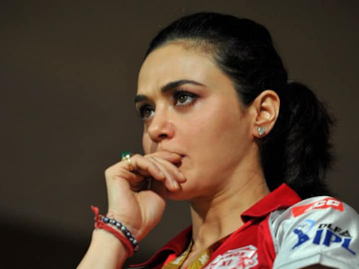 Angry Preity Zinta finds herself amid Modi-Kejriwal tug-of-war