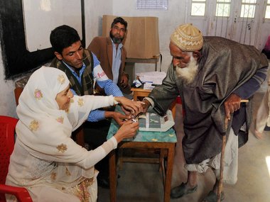 Lok Sabha Election 2019: EC launches 'Sahulat' app to facilitate elderly voters ahead of polling in Jammu, Baramulla seats on 11 April Lok Sabha Election 2019: EC launches 'Sahulat' app to facilitate elderly voters ahead of polling in Jammu, Baramulla seats on 11 April