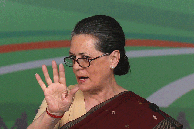 Foreign presents: PM got Rs 9 lakh Rolex; Sonia Gandhi got Rs 7 lakh gold necklace Foreign presents: PM got Rs 9 lakh Rolex; Sonia Gandhi got Rs 7 lakh gold necklace