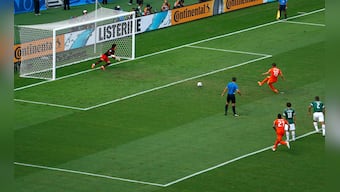 Photos: Controversy galore as Netherlands snatch victory from Mexico