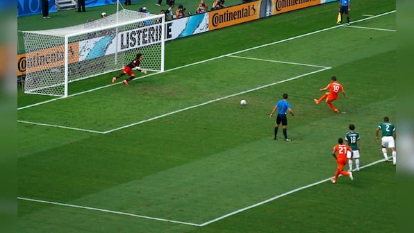 Photos: Controversy galore as Netherlands snatch victory from Mexico