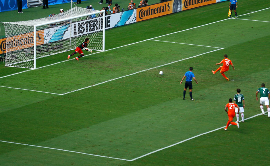 Photos: Controversy galore as Netherlands snatch victory from Mexico Photos: Controversy galore as Netherlands snatch victory from Mexico