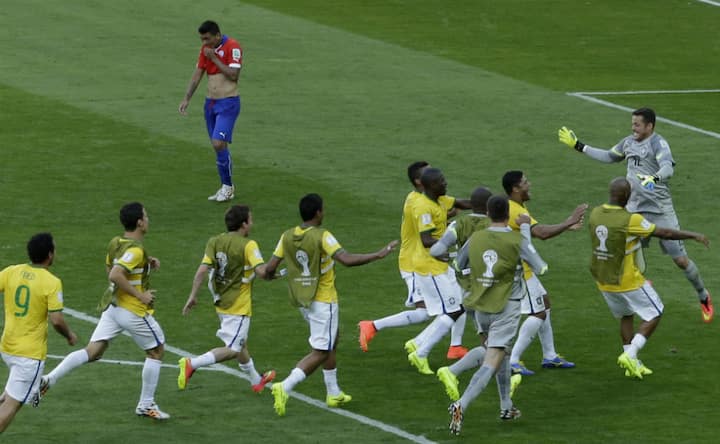 World Cup 2014 photos: Cesar stars as Brazil edge past Chile in shootout 