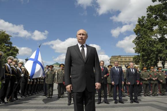 Hundreds of thousands vote in Hong Kong democracy "poll" in defiance of Beijing Hundreds of thousands vote in Hong Kong democracy "poll" in defiance of Beijing