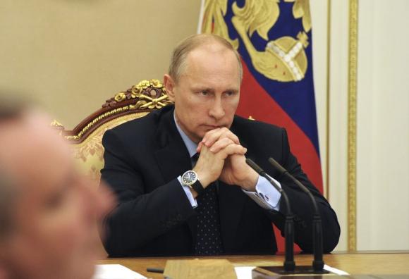 Left out of G7 summit, Putin wishes world leaders "bon appetit" Left out of G7 summit, Putin wishes world leaders "bon appetit"