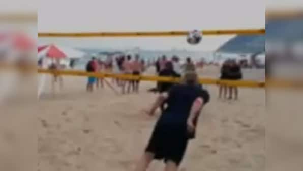Viral Video: Did Van Persie learn the flying header from Arsene Wenger?