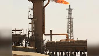 Iraqi troops take back center of refinery town from Islamic State