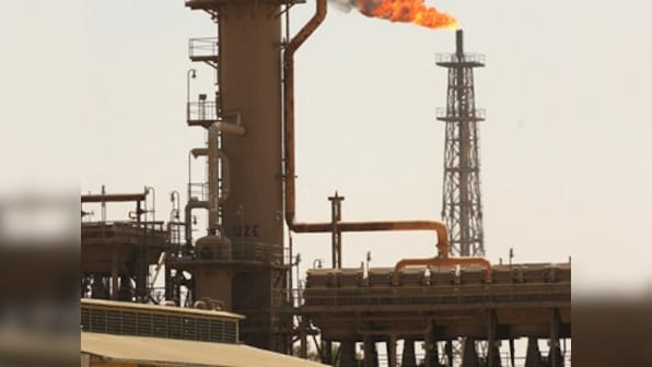 Iraqi troops take back center of refinery town from Islamic State
