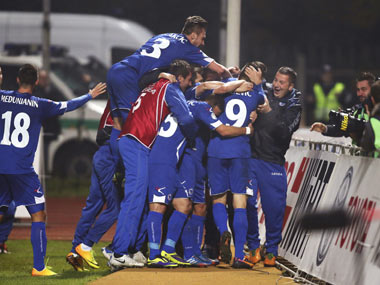 Bosnia goes from the battlefield to the World Cup Bosnia goes from the battlefield to the World Cup