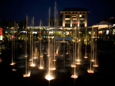 No power supply to Delhi malls after 10 pm, says L-G No power supply to Delhi malls after 10 pm, says L-G