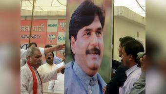 Autopsy report says Munde died of shock and hemorrhage 