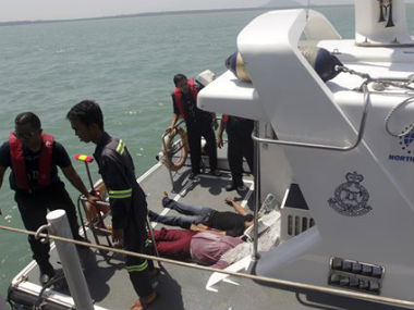 Malaysia: Second boat goes sinks, 9 people missing Malaysia: Second boat goes sinks, 9 people missing