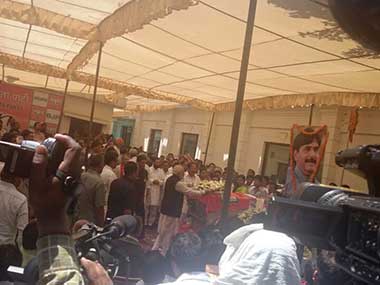 Live: Gadkari gets charge of porfolios held by Munde Live: Gadkari gets charge of porfolios held by Munde