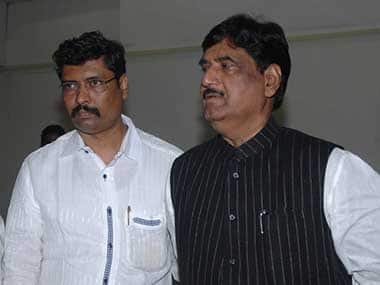 Keshav with Gopinath Munde.