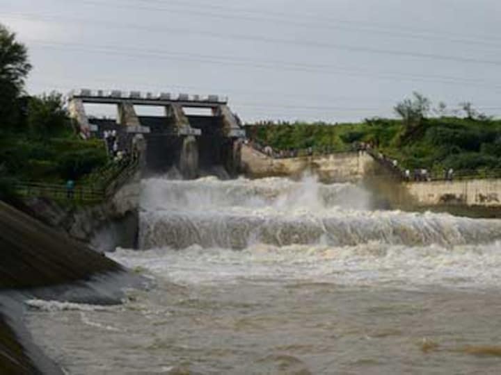Narmada Bachao Andolan: Activists approach President Pranab Mukherjee for rehabilitation