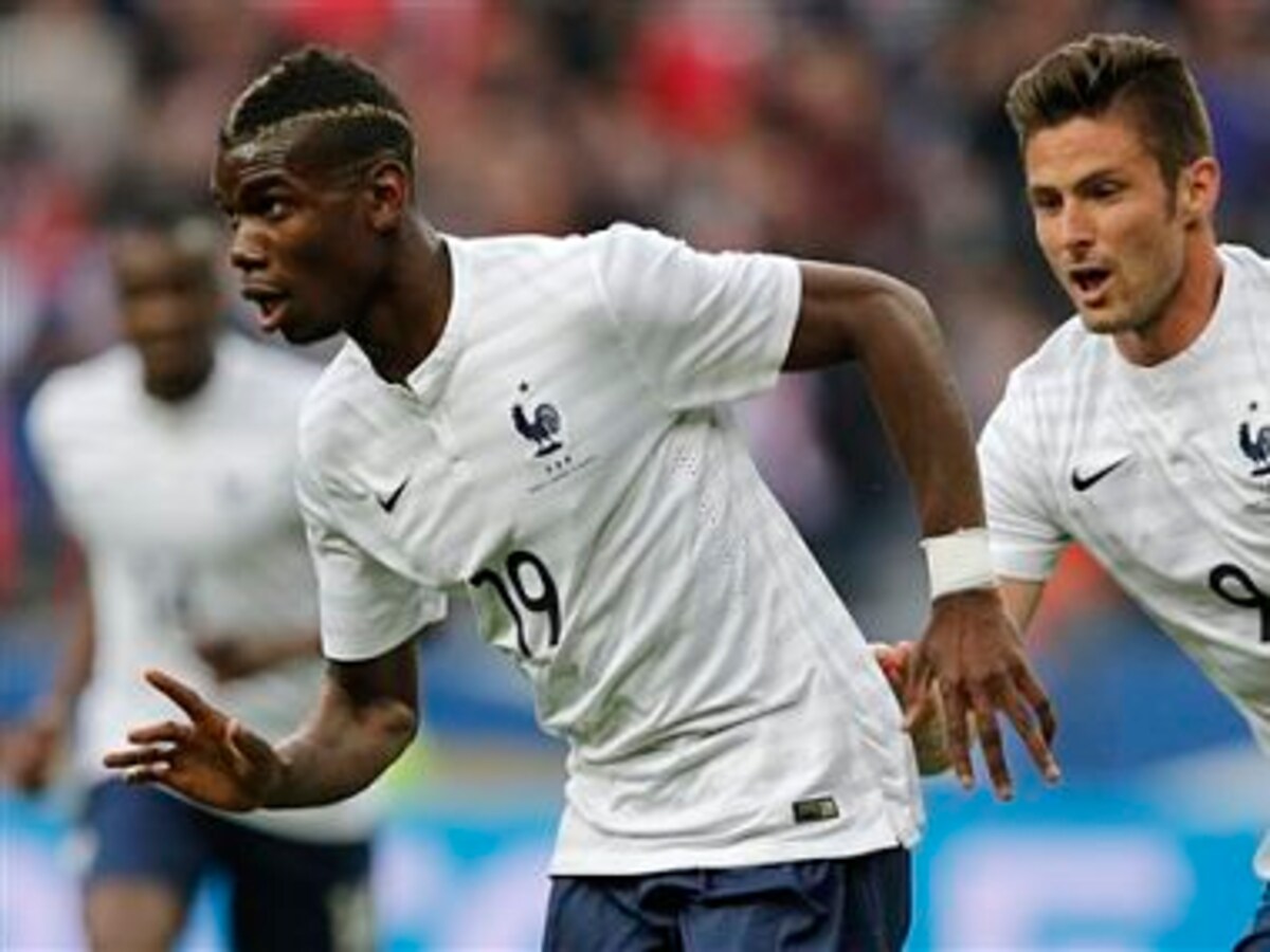 Paul Pogba and France teammates arrive for international break