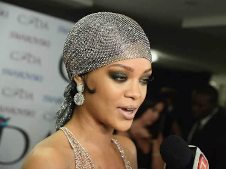 Rihanna's 'sexually suggestive' ad banned in Britain