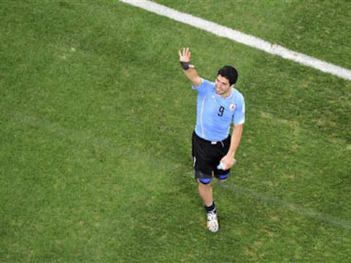 Tweet report: Even Rihanna knew England shouldn't give Suarez space Tweet report: Even Rihanna knew England shouldn't give Suarez space
