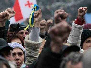 Ukraine: Four abducted OSCE observers freed by pro-Russian rebels