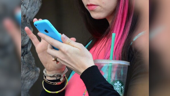 Police must get warrant before searching cellphones, rules US court