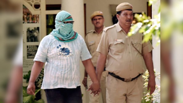 Is the driver who hit Gopinath Munde's car really to blame?