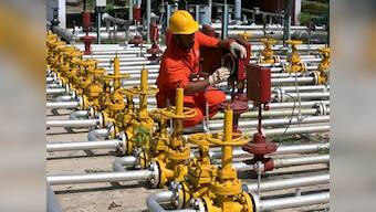 Oil price jumps 2% on expectations of production cuts; OPEC to frame strategy at Vienna meet on Thursday