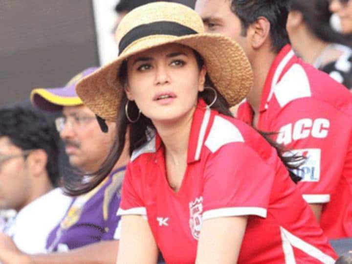 I applaud Preity's decision, stand by her: filmmaker Rajkumar Santoshi