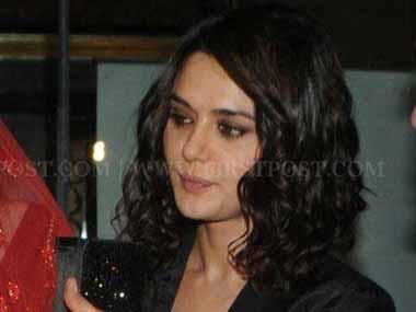 Mafia don threatens Nusli Wadia: Stay away from Preity Zinta or else... Mafia don threatens Nusli Wadia: Stay away from Preity Zinta or else...